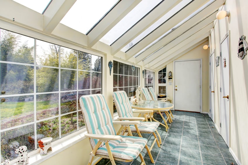 Sunroom-with-ceiling-windows