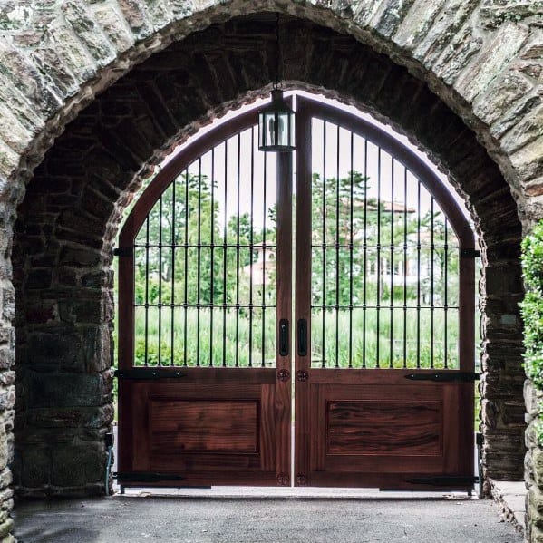 Vintage-beautiful-driveway-gate-design-idewas