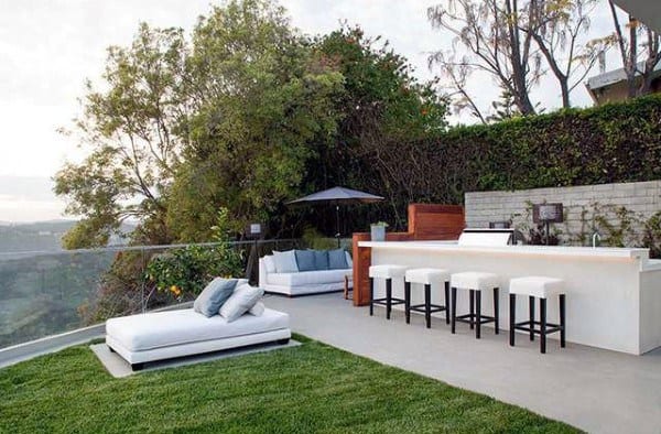 White-outdoor-bar-ideas