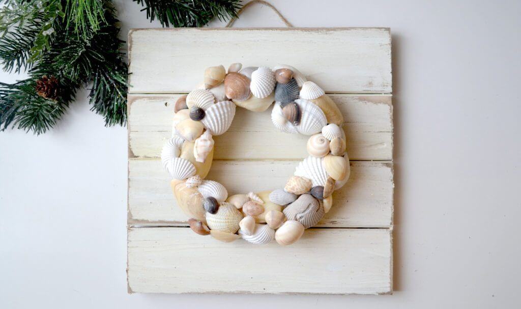 01-best-diy-coastal-home-decor-crafts-beach-house-ideas-homebnc-v2