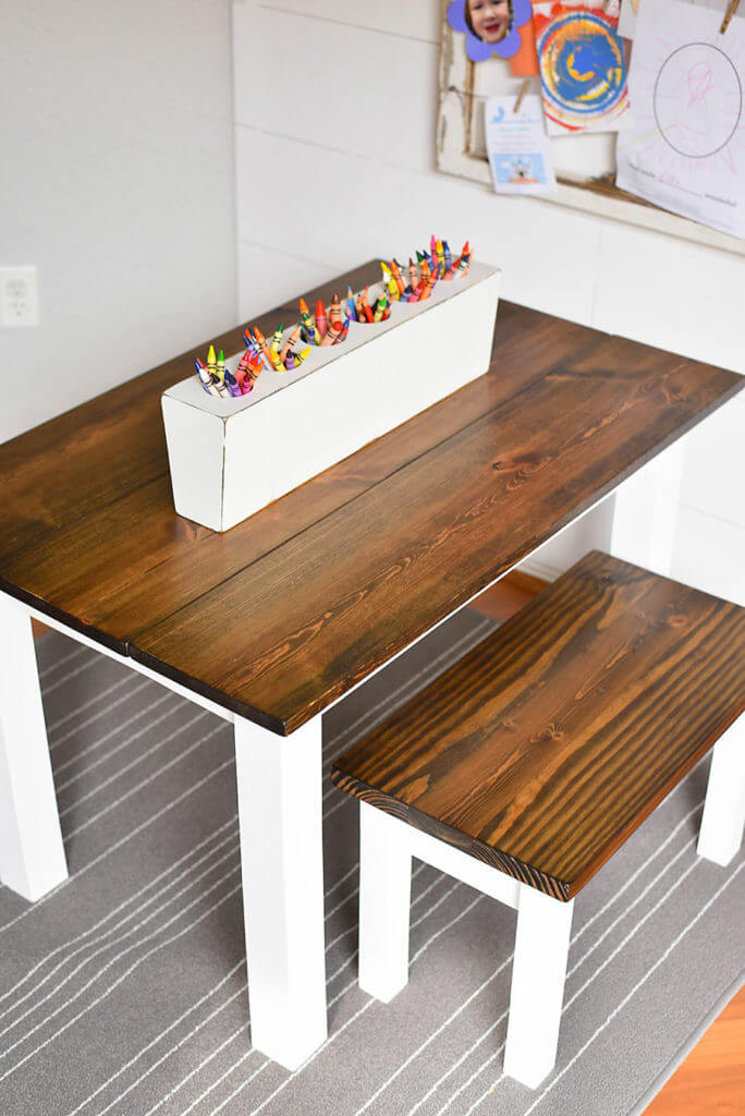 1-02b-rustic-diy-farmhouse-table-ideas-homebnc