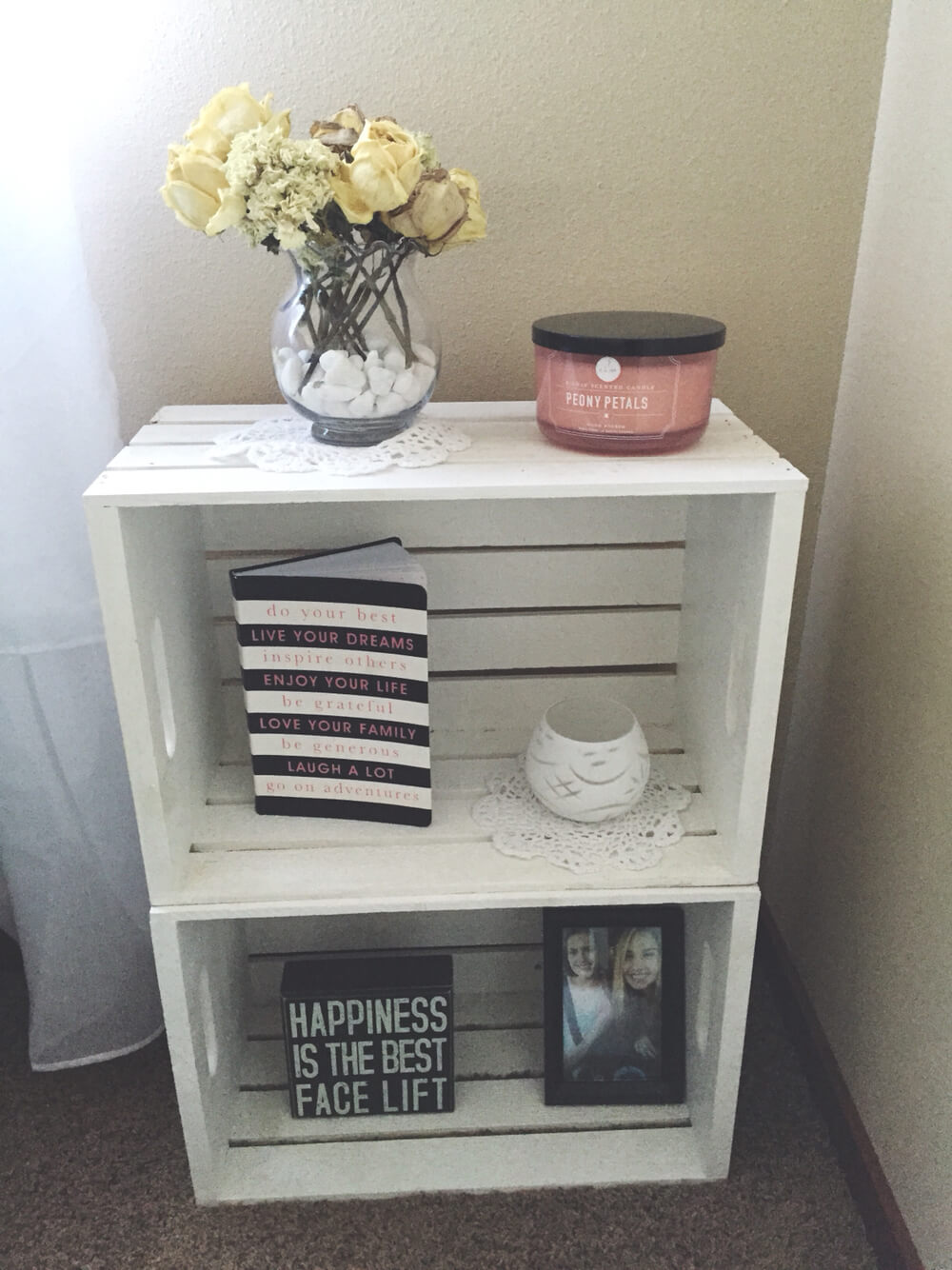 1-03-nightstand-ideas-homebnc