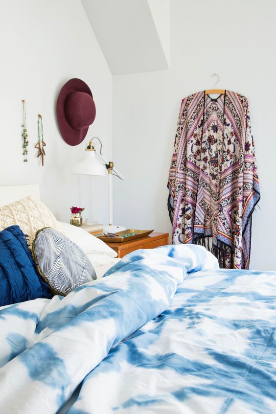 1-24-shibori-blanket-for-a-heavenly-relaxing-bedroom