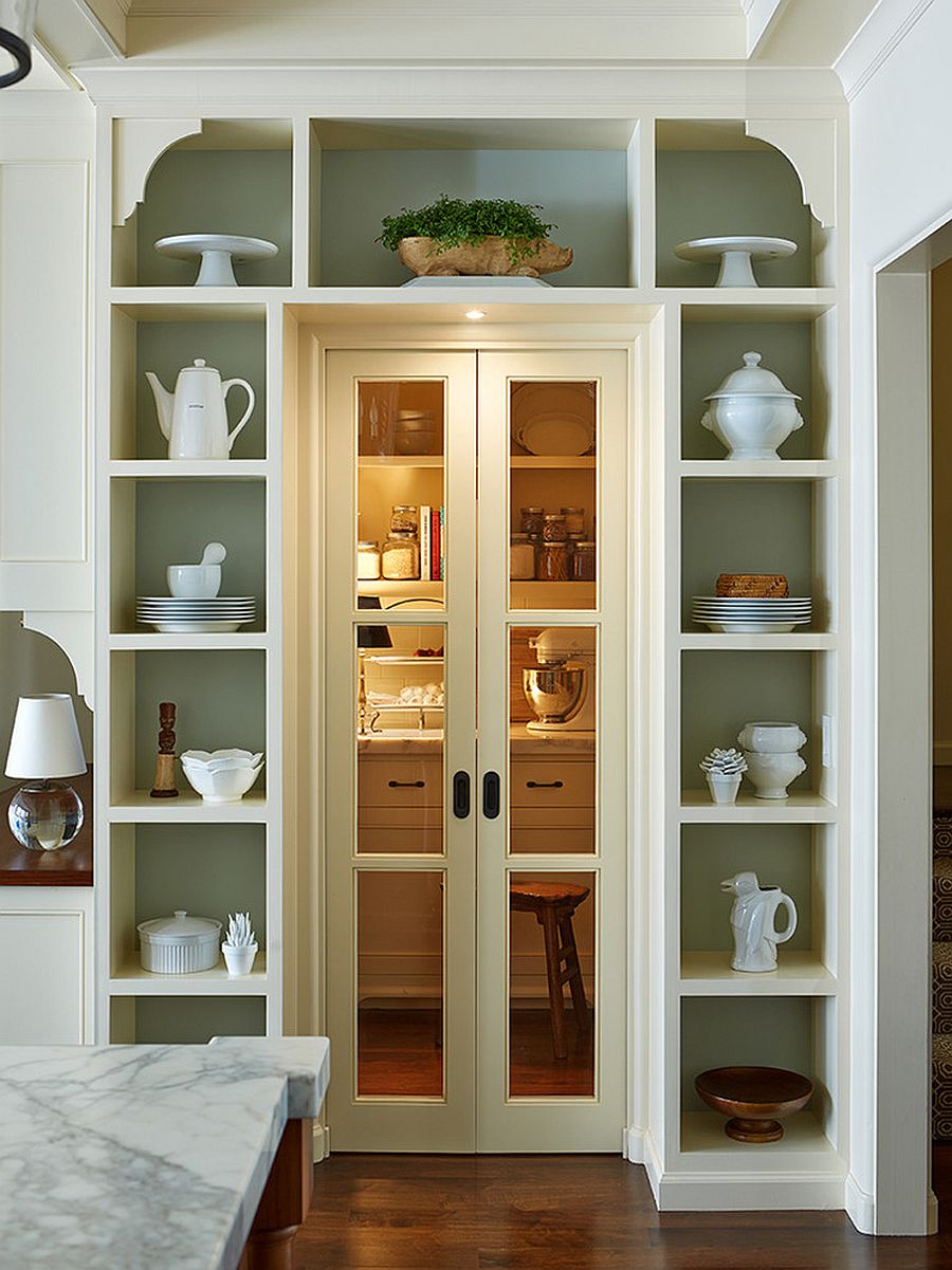 1-modern-mediterranean-interior-with-a-hint-of-color-and-gorgeous-decorative-pieces
