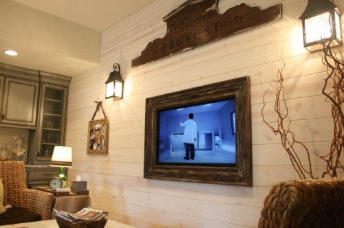 1-diy-barn-wood-tv-frame-1-500x332-1