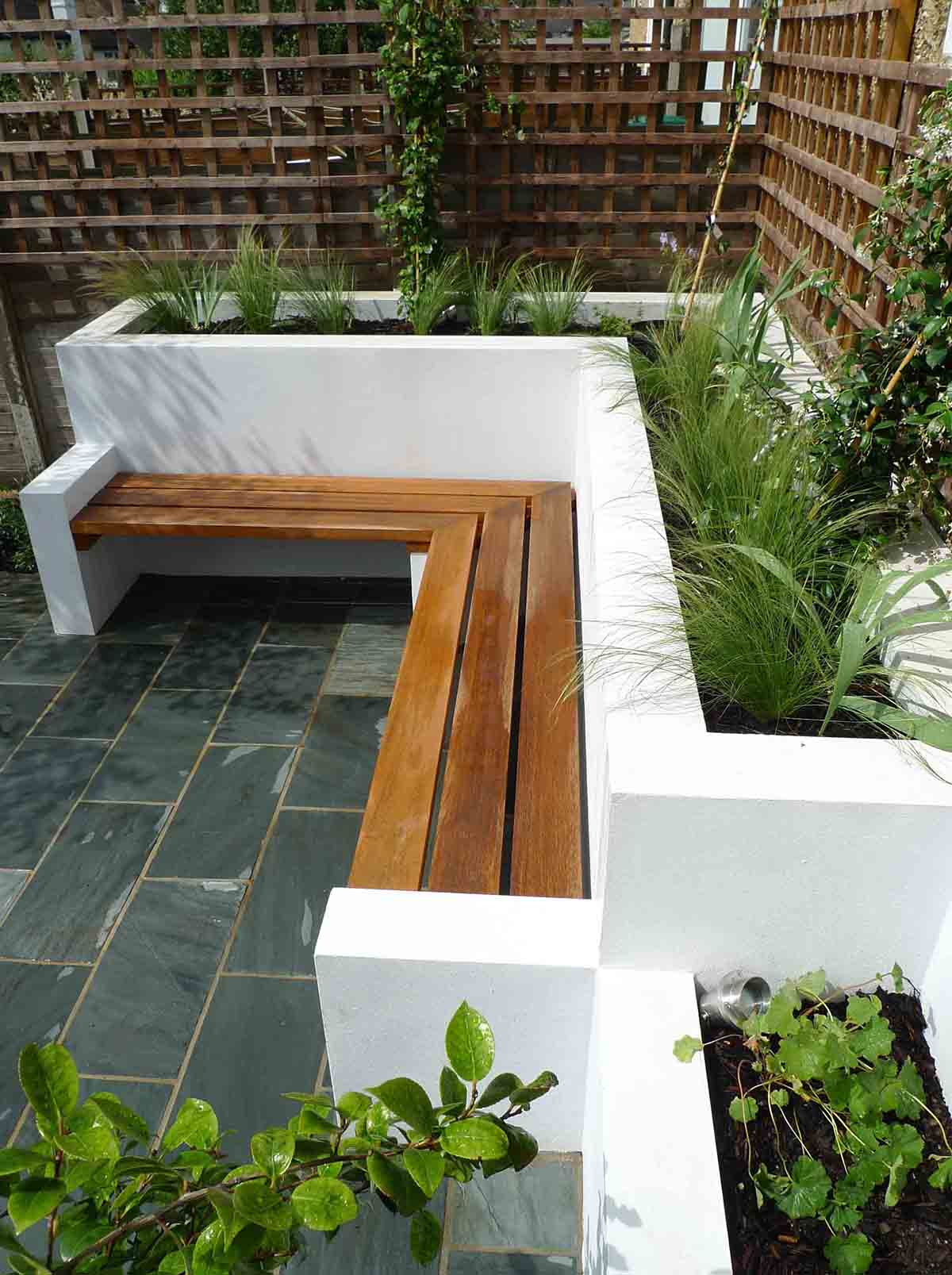 19-built-in-planter-ideas-homebnc