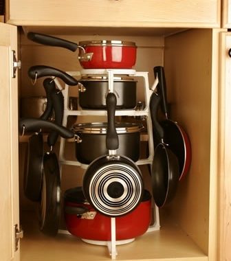 20-creative-ideas-to-organize-pots-and-pans-storage-on-your-kitchen8