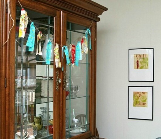 5-fabric-garland-diyncrafts-old-curtains