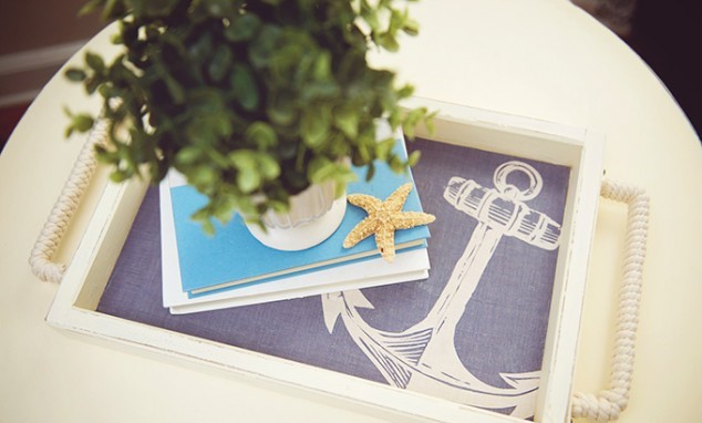 Beachy-serving-tray-diy