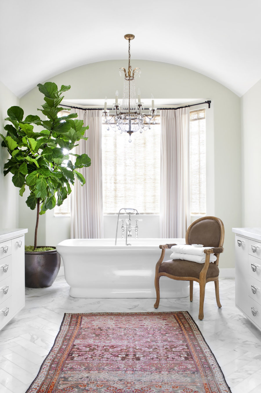 Cool-bathroom-tree-in-a-pot-900x1353-1