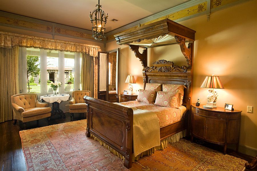 Custom-victorian-canopy-design-in-the-bedroom