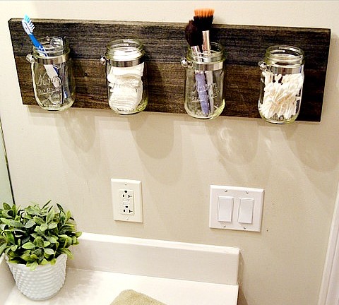 Mason-jar-bathroom-organizer