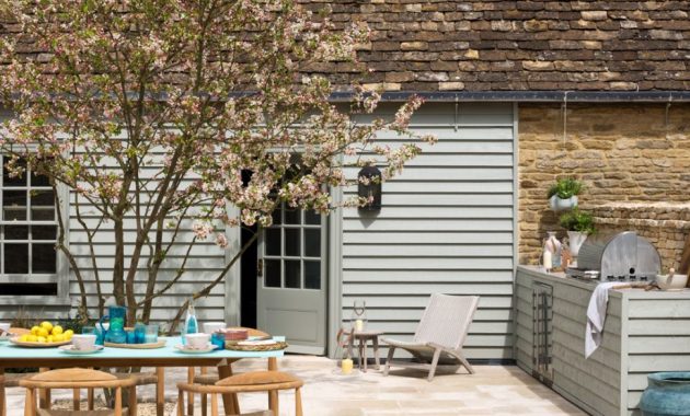 Outdoor-kitchen-and-dining-area-ideal-home-920x920-1