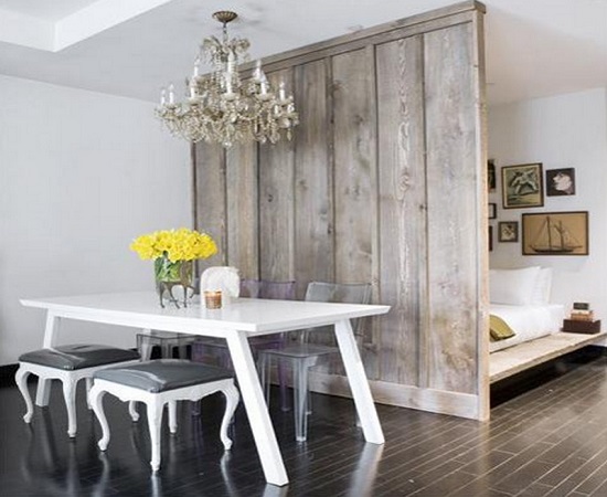 The-white-wooden-living-room-divider