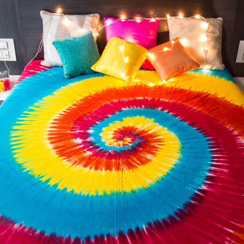 Tie-dye-to-the-bedroom