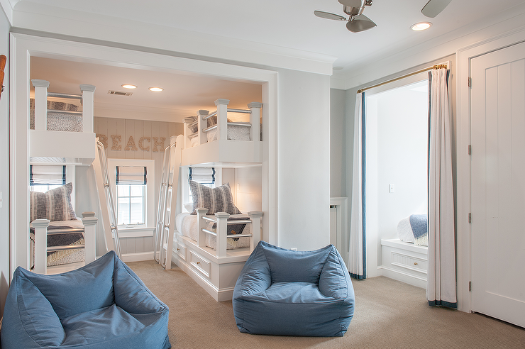 Beach-side-boys-bunk-room-with-blue-bean-bags