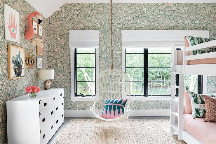 Chic-girls-bedroom-with-white-bunk-bed