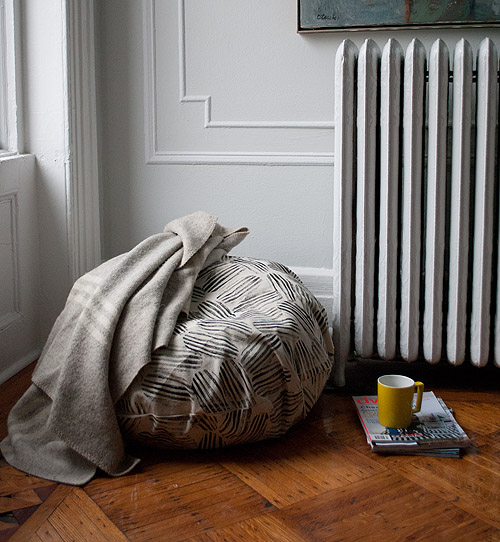 Diy-bean-bag-chair-makeover