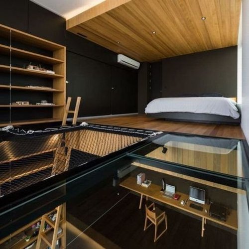 Glass-flooredloftbedroom