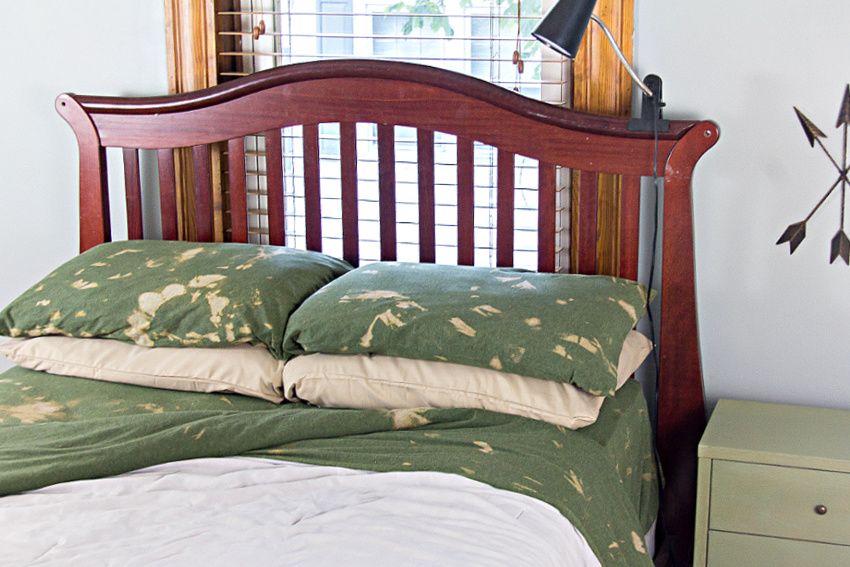 Green-and-tan-bleach-dye-bed-sheets