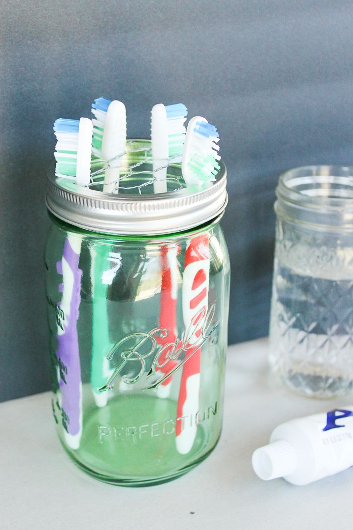 Mason-jar-toothbrush-holder-1557496316