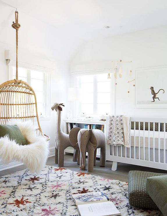 Nursery-elephant-giraffe-hanging-rattan-chair