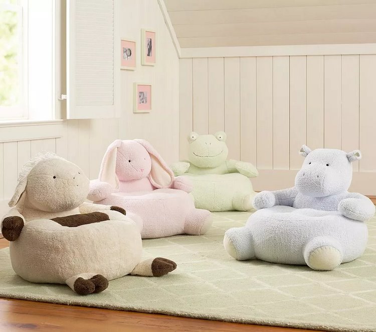 Nursery-room-furniture-ideas-cute-poufs-for-toddlers