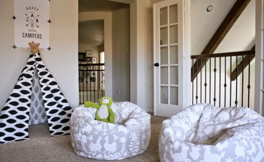 Otomi-stencil-diy-stenciled-bean-bag-chairs-playroom-530x353-1