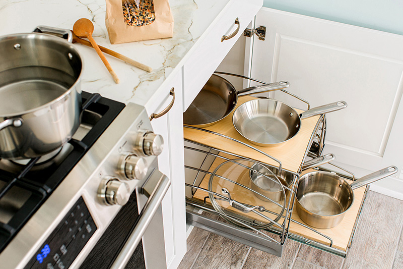 Pull-out-drawers-kitchen-301216-1124-02