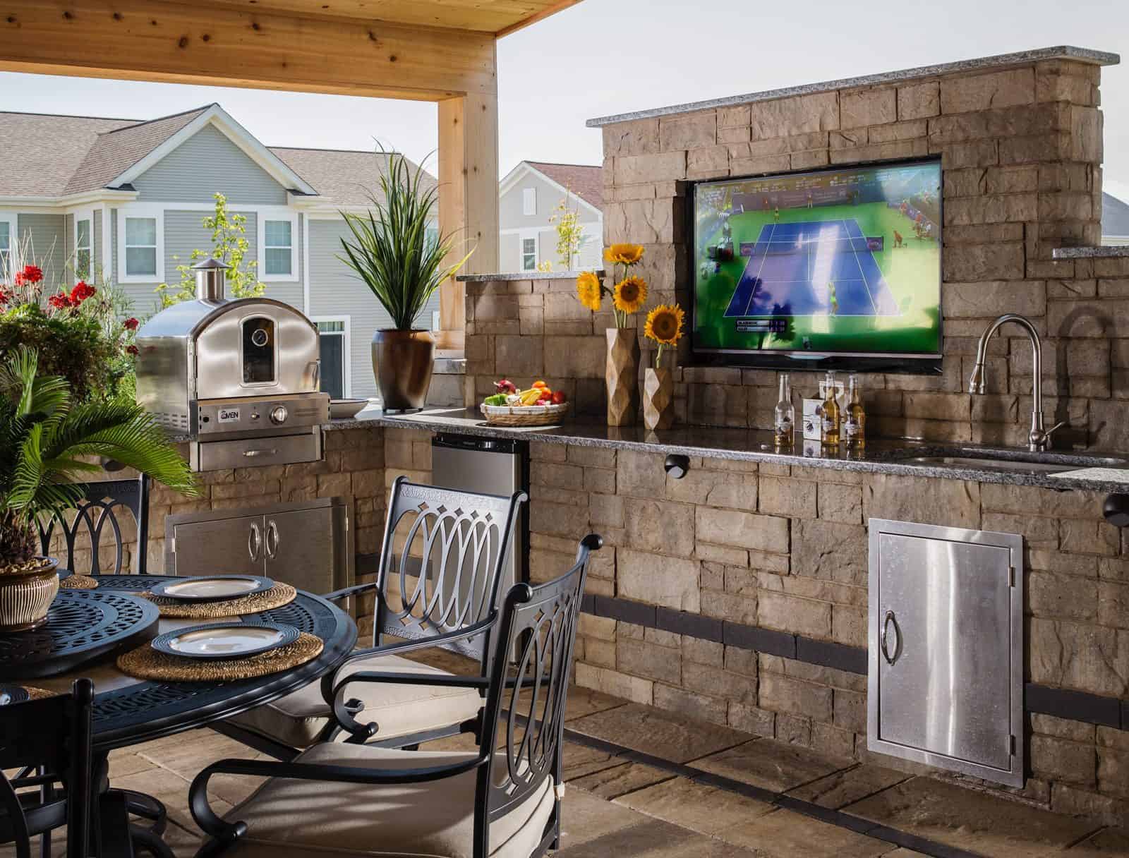 Rustic-outdoor-kitchen
