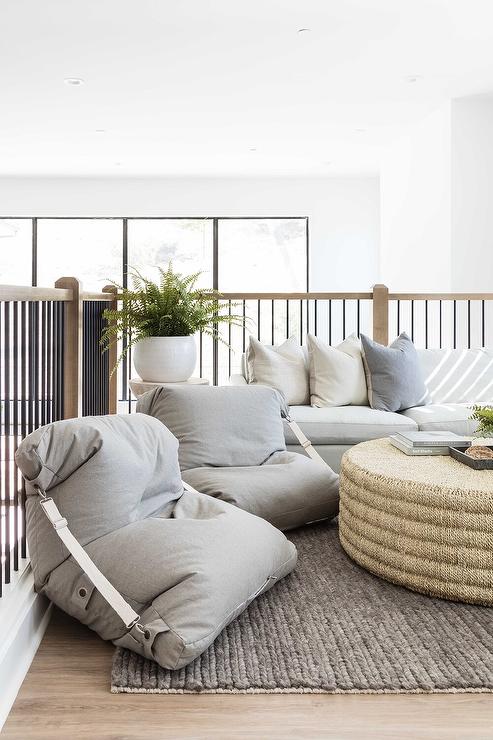 Second-floor-landing-bonus-room