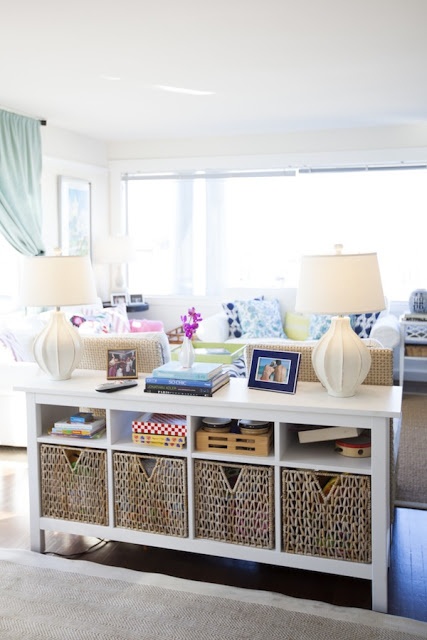 Simple-living-room-stoage-ideas-44