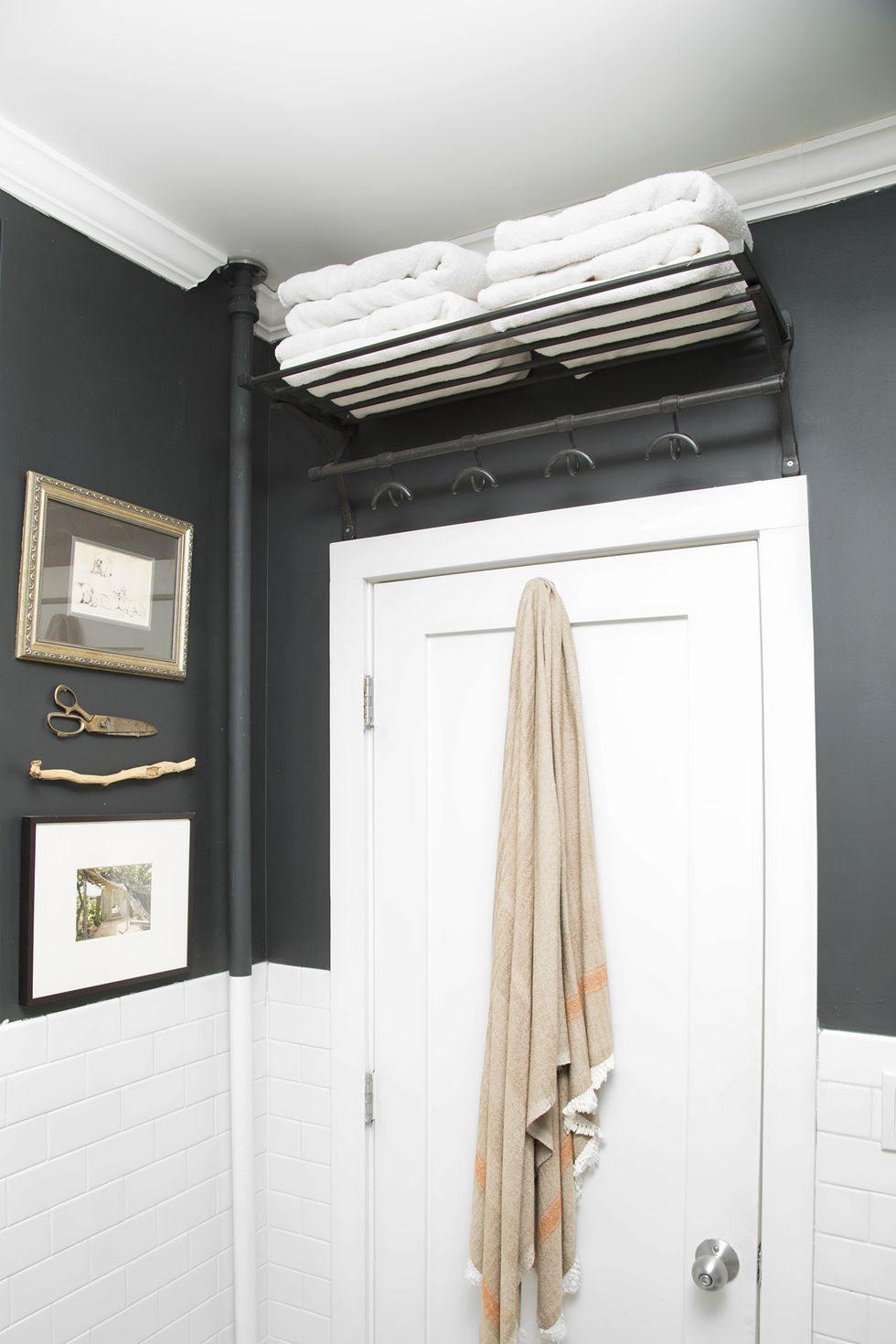 Small-bathroom-storage-ideas-over-door-shelves-1580423059