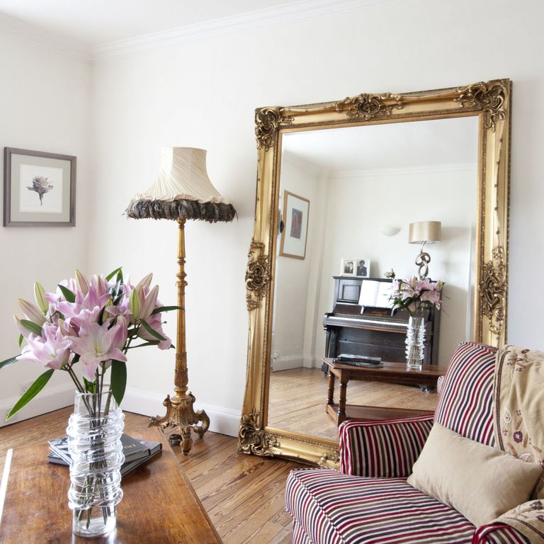 Square-1471876594-piano-mirror