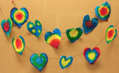 Tie-dye-heart-garland-1658-tie_dye_heart_garland_mn