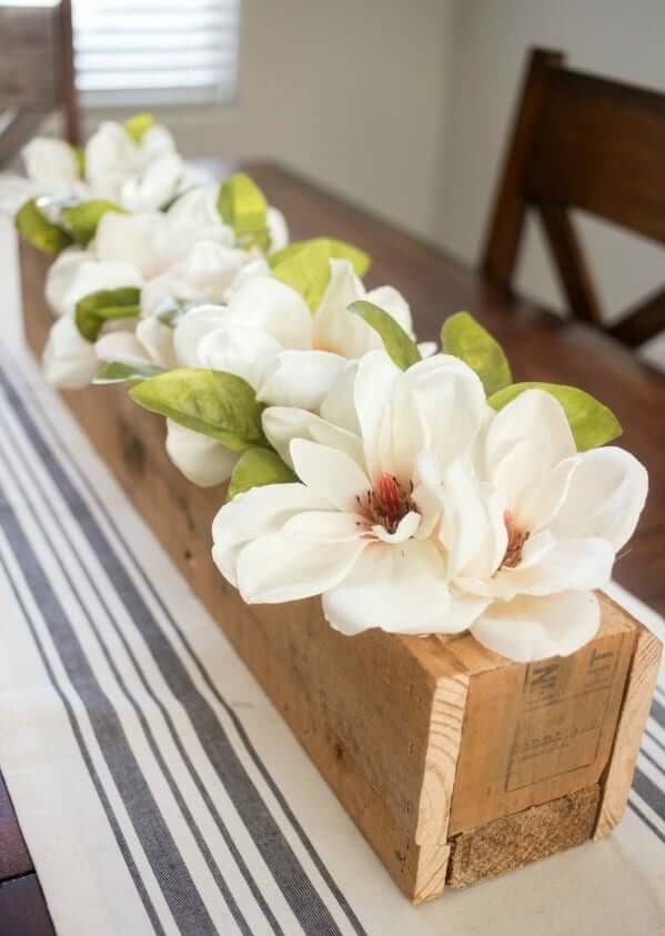 03d-rustic-wooden-box-centerpiece-ideas-homebnc-v3