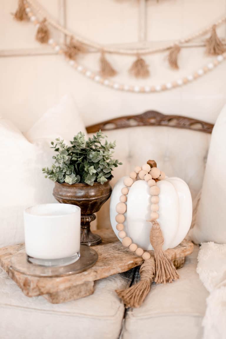 09d-farmhouse-fall-decorating-ideas-homebnc-v3