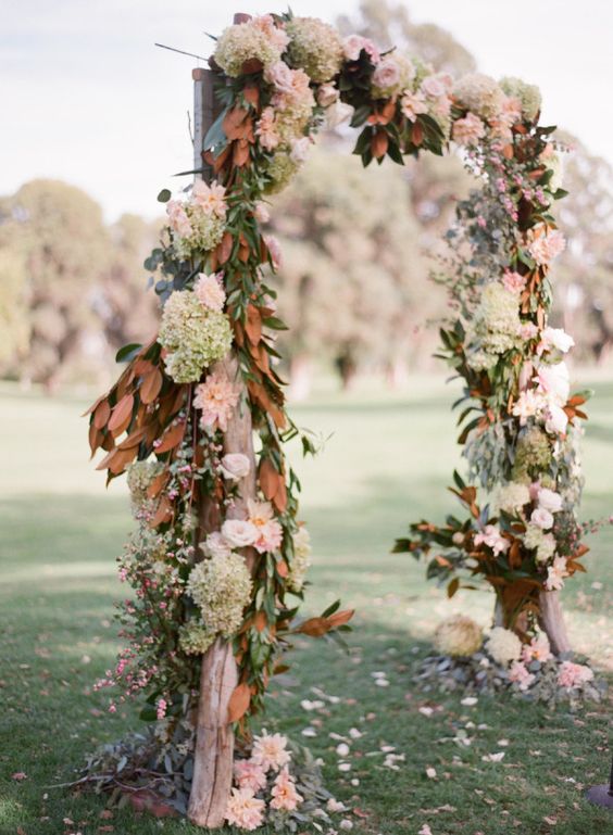 1-29-floral-arch-with-brown-leaves