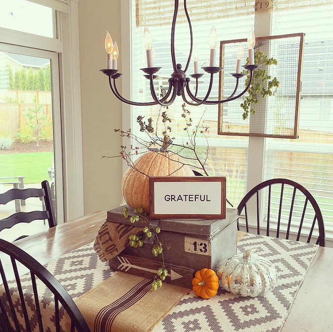 1-breakfast-room-fall-table-decor.-yellowprairieinteriors-via-instagram.