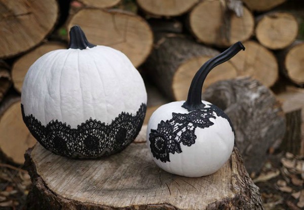 1-diy-lace-pumpkins-30-pumpkin-decorating-ideas-via-fox-hollow-cottage