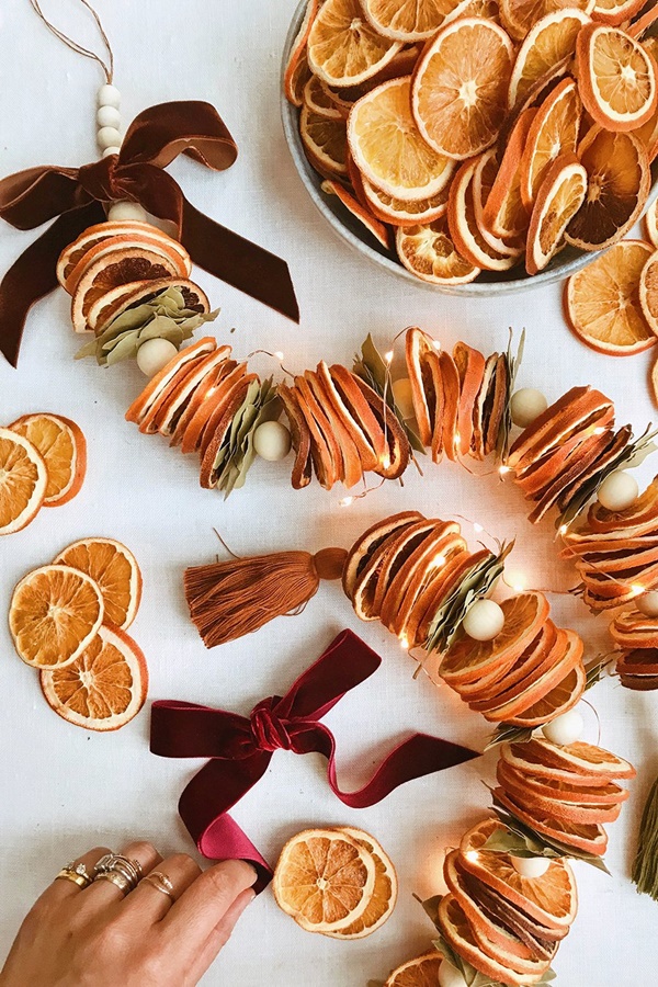 1-super-cool-diy-dried-orange-garland-ideas-12