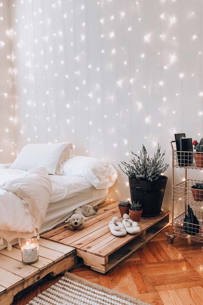 1-bedroom-string-lights-decor-ideas-rustic-cozy