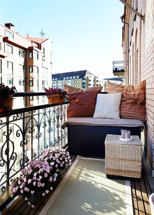 1-practical-balcony-storage-ideas-29