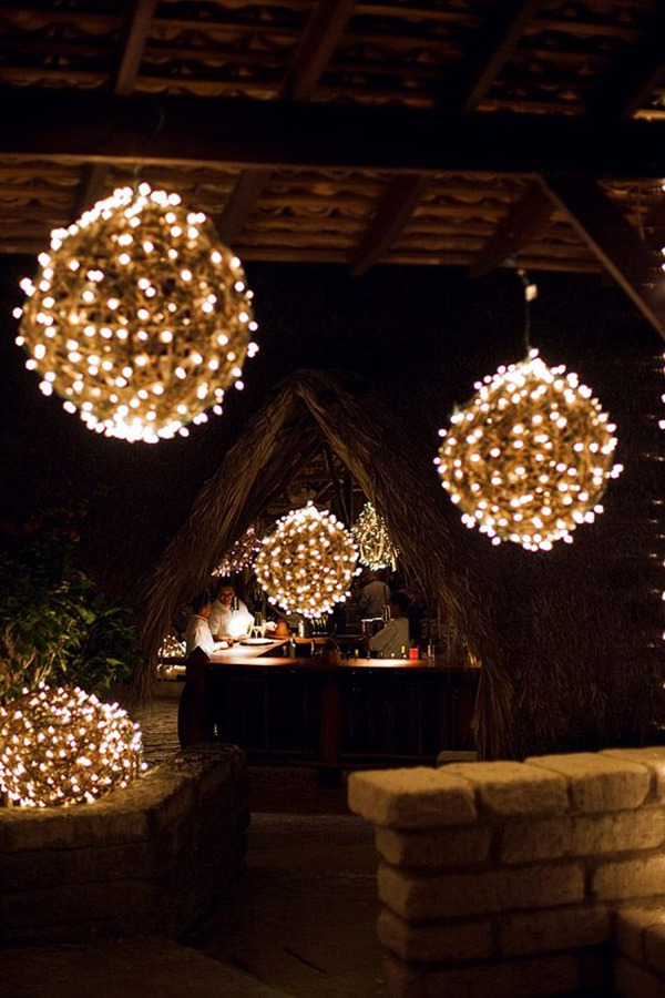 10-diy-christmas-lights-decoration-ideas-homebnc