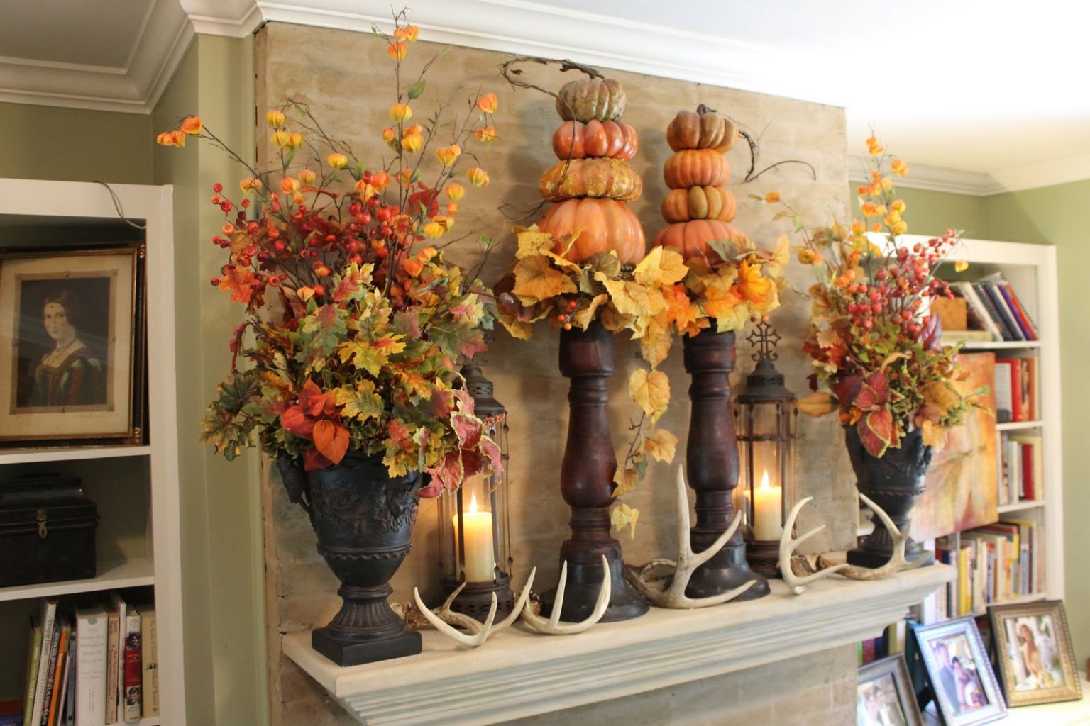 10-fall-mantel-decorating-ideas-homebnc-768x512@2x