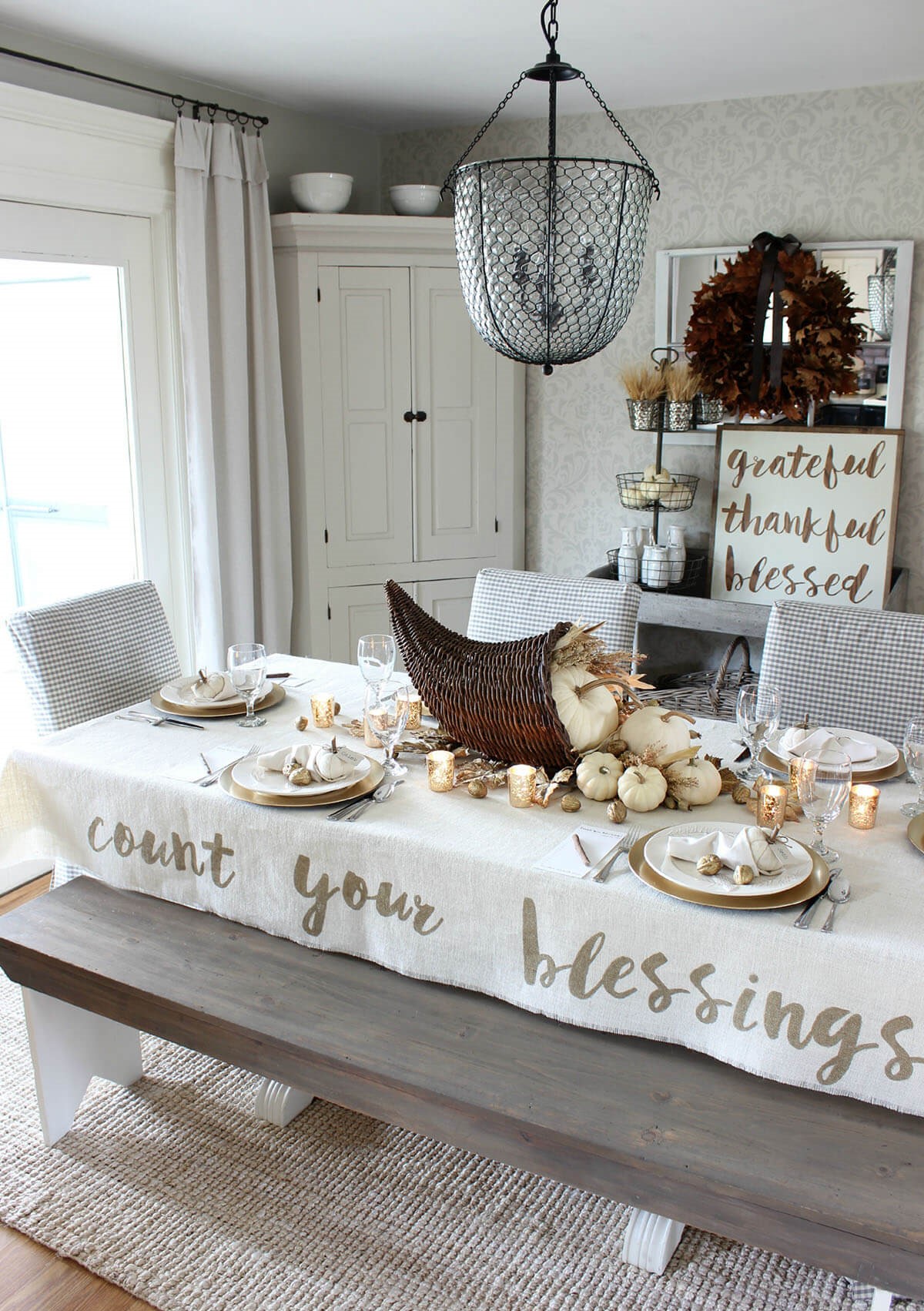 16-farmhouse-fall-decorating-ideas-homebnc