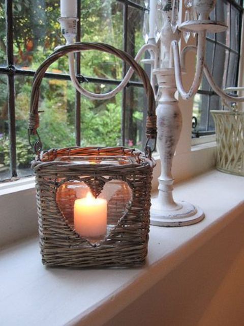 17-basket-turned-into-a-candle-holder