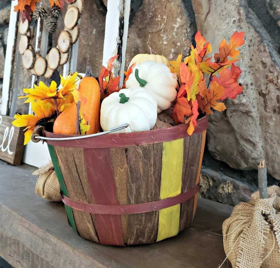 22b-best-fall-porch-decorating-ideas-homebnc