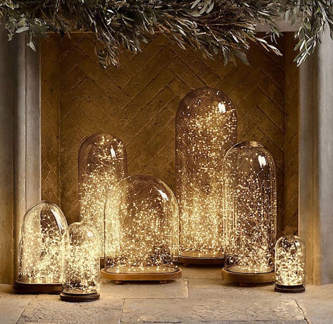 27-diy-christmas-lights-decoration-ideas-homebnc