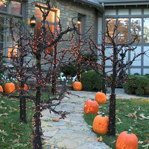 39-light-road-halloween-homebnc
